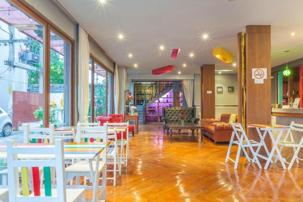 Oyo 292 The Oddy Hip Hotel Patong Exterior photo