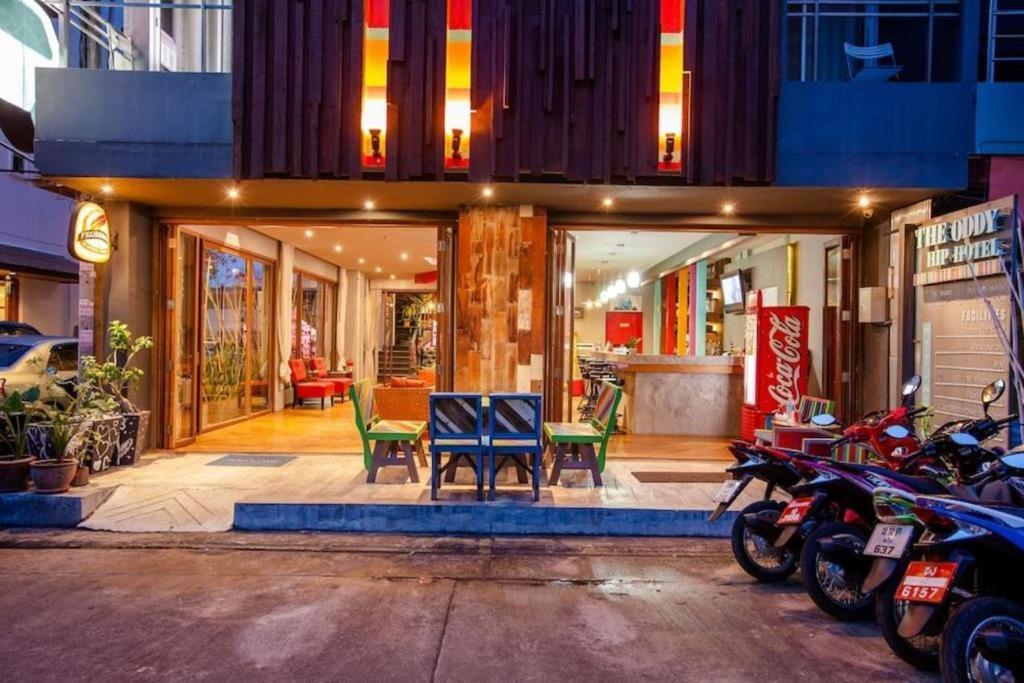 Oyo 292 The Oddy Hip Hotel Patong Exterior photo