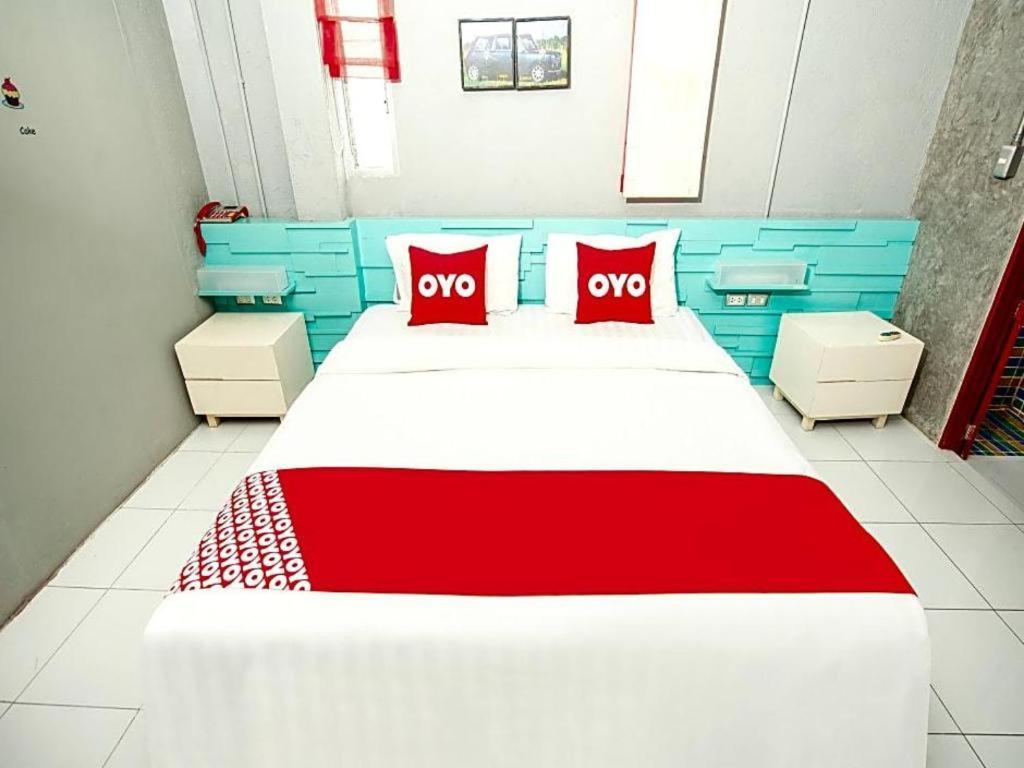 Oyo 292 The Oddy Hip Hotel Patong Exterior photo
