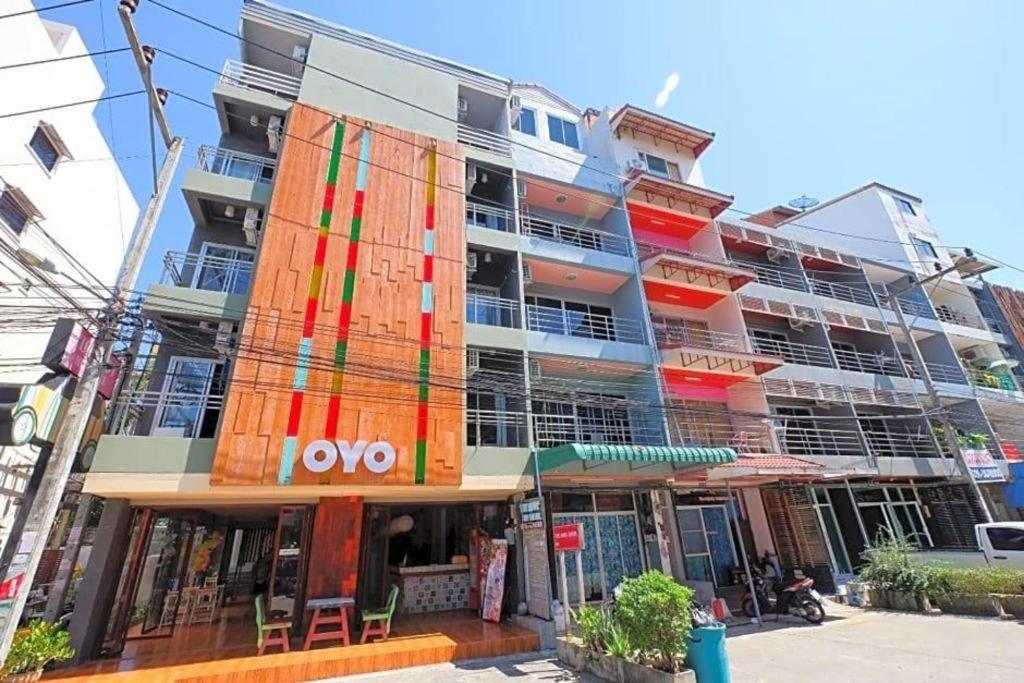 Oyo 292 The Oddy Hip Hotel Patong Exterior photo
