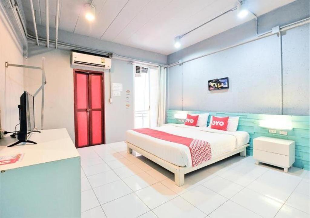 Oyo 292 The Oddy Hip Hotel Patong Exterior photo